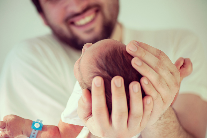 Vater mit Baby